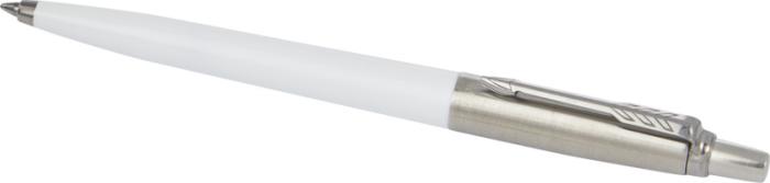 Penna Parker Jotter bianca con parte superiore e clip in acciaio, vista di lato su fondo bianco